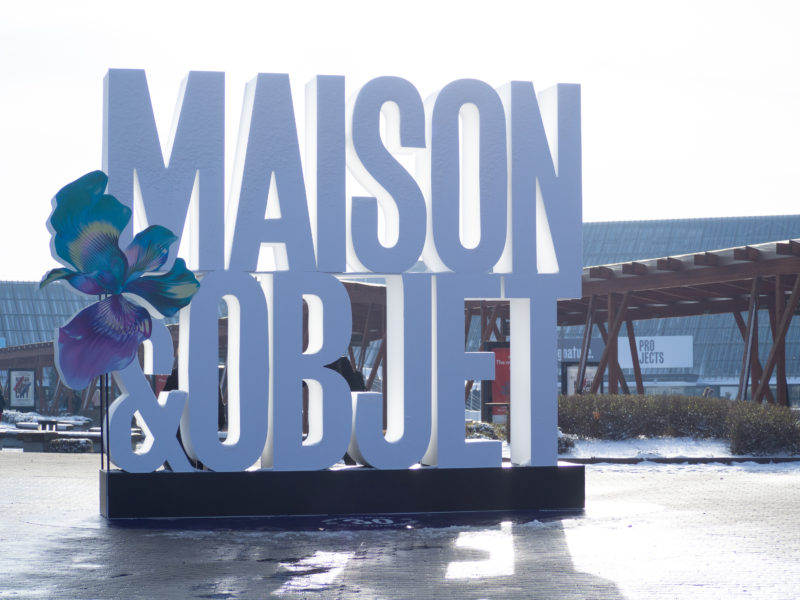 MAISON&OBJETのロゴを模した大きなオブジェ